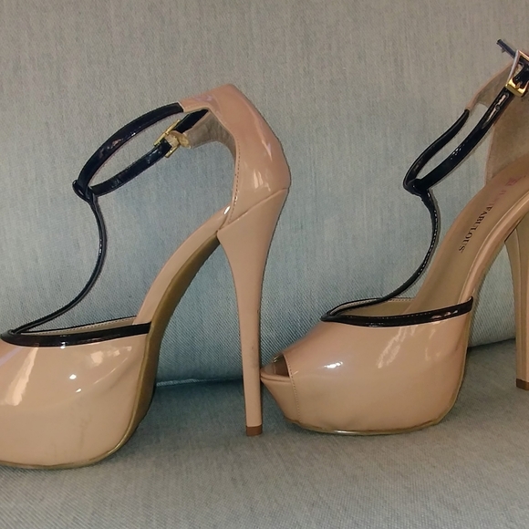 JustFab Stylish Stilettos, Size 8, Never Worn, tan with black trim - Picture 4 of 9